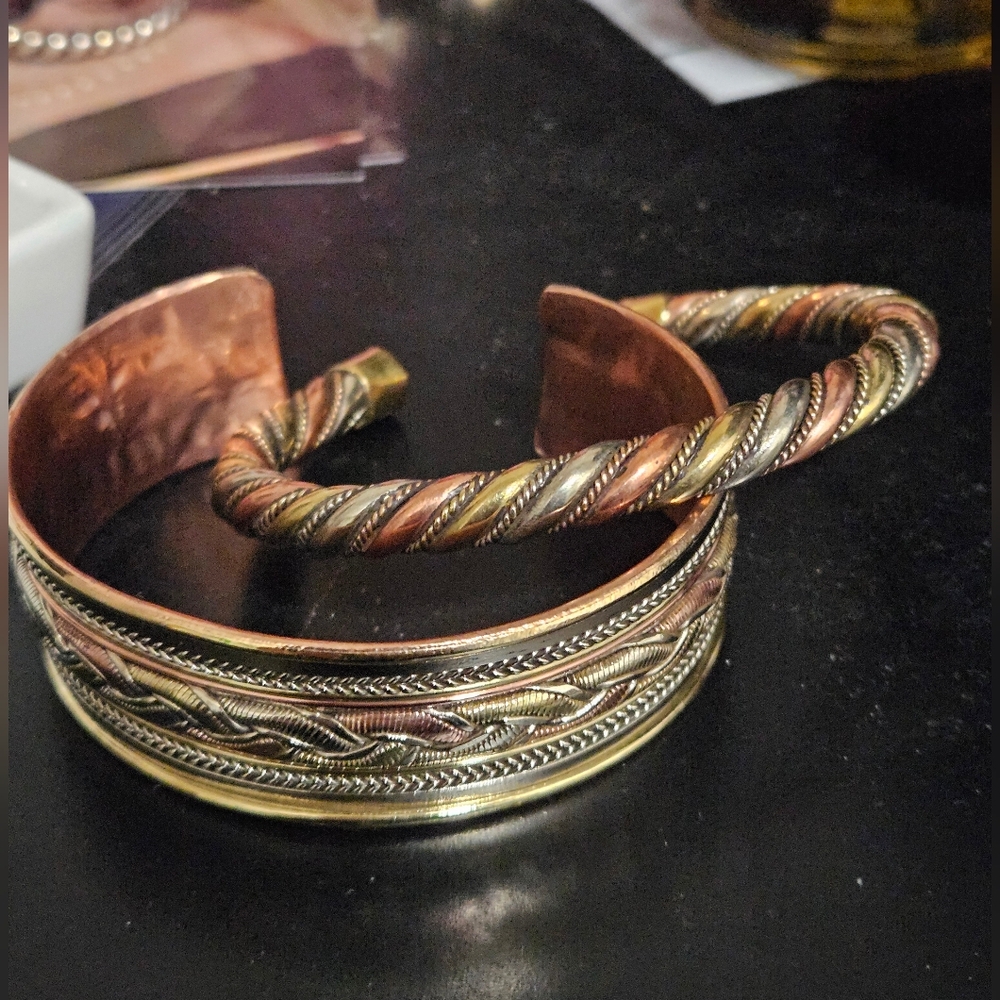 CUFF BRACELETS SET OF 2 MIXED METALS 6.5 - 6 3/4 - Picture 7 of 7
